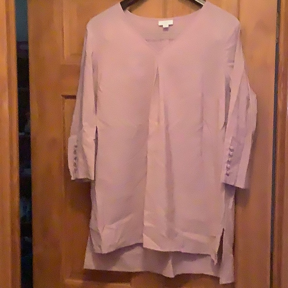 J Jill tunic. Women’s medium, runs large. Pink/mauve color. Excellent condition.